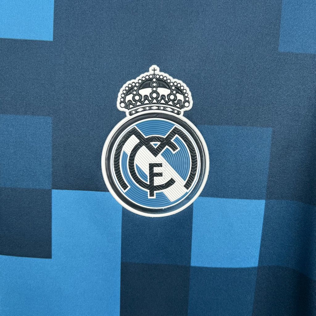 Real Madrid 2017/18 Third
